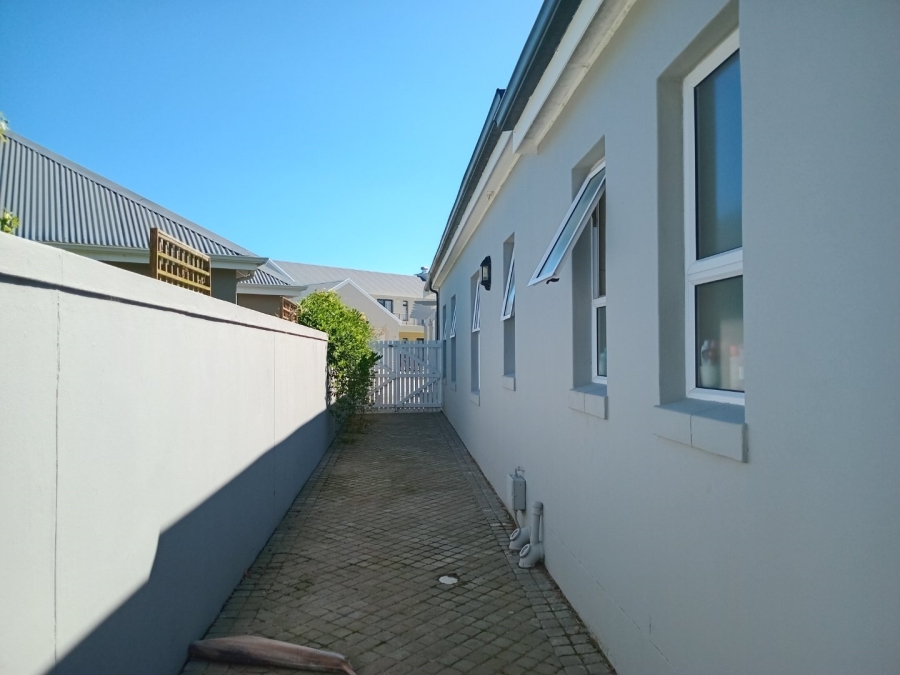 To Let 3 Bedroom Property for Rent in Kraaibosch Western Cape